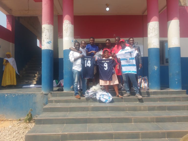 HON. ONYINA ACHEAMPONG AKWASI GYAMFI DONATES FOOTBALL EQUIPMENT TO KWABRE NPP YOUTH.