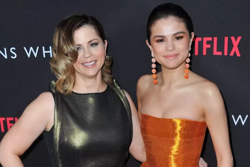 Mandy Teefey, Selena Gomez. ALLEN BEREZOVSKY/WIREIMAGE